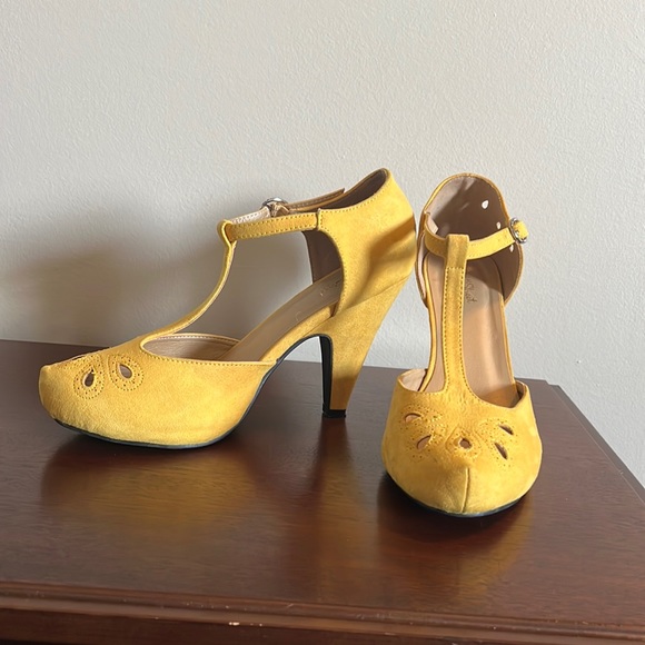 Modcloth Shoes Vintage Inspired Mustard Heel Poshmark